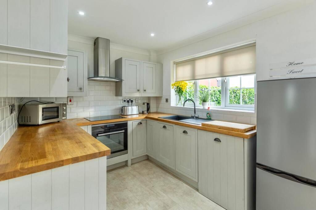 A Cheerful Three Bedroom House In Leafy Lytham Lytham St Annes Dış mekan fotoğraf