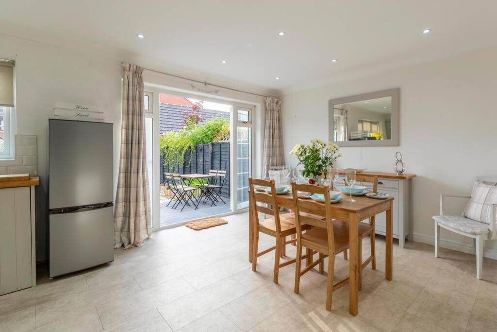 A Cheerful Three Bedroom House In Leafy Lytham Lytham St Annes Dış mekan fotoğraf